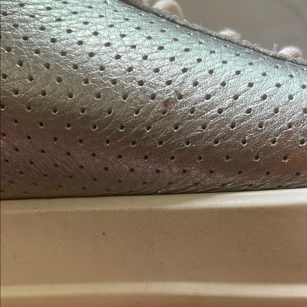 Ecco Silver White Sneakers Minimalist Design - Picture 7 of 16